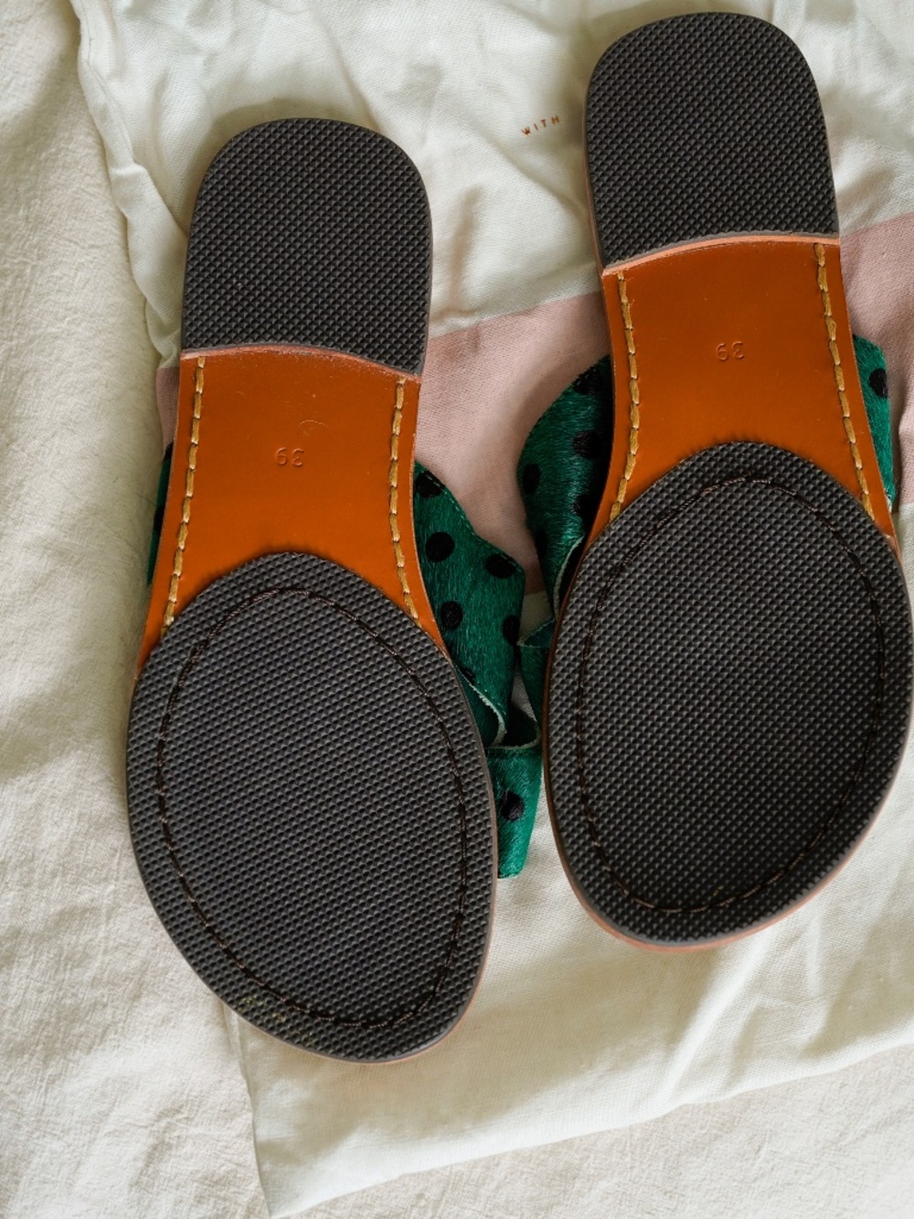 Scotch & Soda Slides - Picture 4 of 7